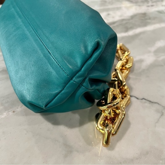 Bottega Veneta Leather The Chain Pouch Handbag - Picture 12 of 16